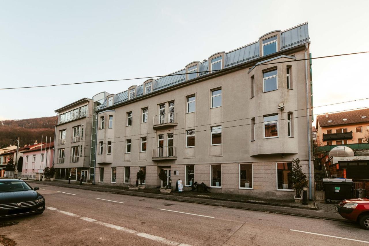 Hotel Adria Nová Dubnica Exterior foto
