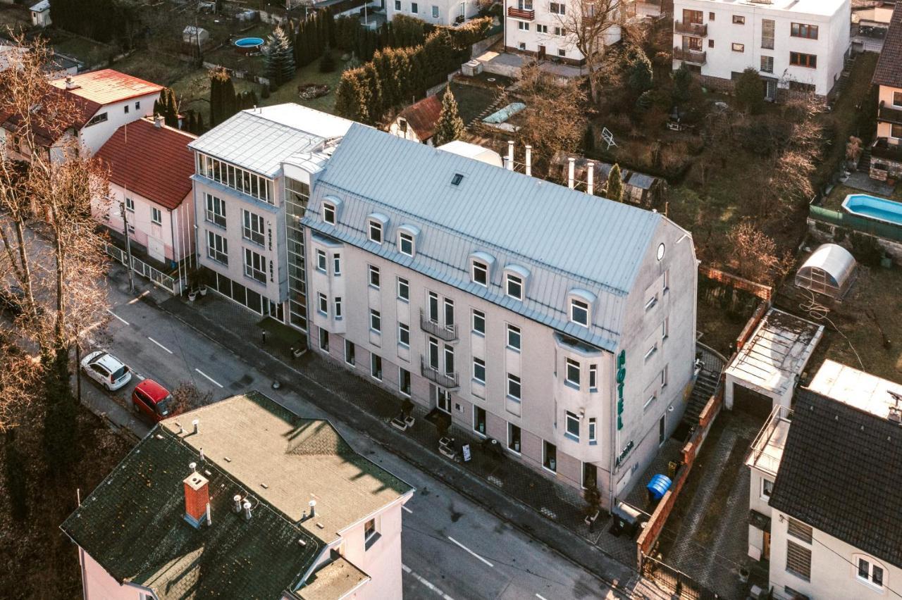 Hotel Adria Nová Dubnica Exterior foto